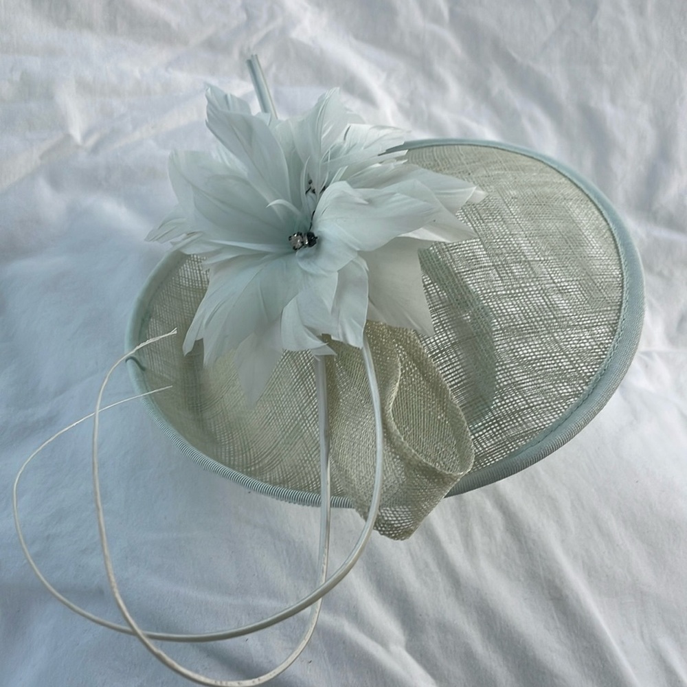 Sea foam Green Fascinator